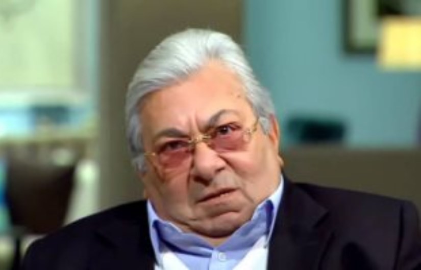 فاروق فلوكس: ذهبت للمسرح يوم جنازة والدتي.. والفن لم يأخذني من الهندسة فاروق فلوكس: ذهبت للمسرح يوم جنازة والدتي.. والفن لم يأخذني من الهندسة