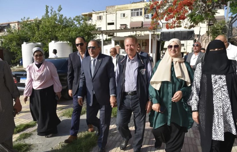 محافظ بورسعيد يزور دار المسنات بحي المناخ 