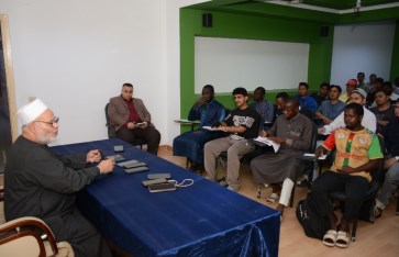 منظمة خريجي الأزهر تناقش (مفهوم التطرف الديني وأسبابه) في ورشة عمل للطلاب الوافدين