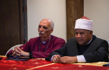 رئيس الأساقفة يفتتح دورة تدريبية حول فض النزاعات وصنع السلام بالمنيا