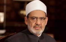 شيخ الأزهر يُهنئ بافتتاح المباني الجديدة بطب أسيوط ويوصي بالحفاظ عليها 