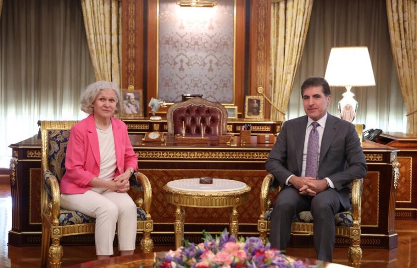 نيجيرفان بارزاني يلتقي السفيرة الفنلندية ورئيس بعثة يونامى بالعراق نيجيرفان بارزاني يلتقي السفيرة الفنلندية ورئيس بعثة يونامى بالعراق