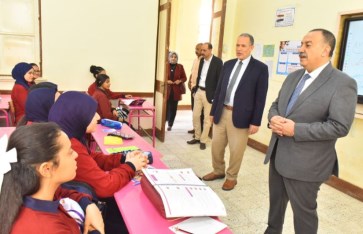 محافظ أسيوط يتفقد المدارس 