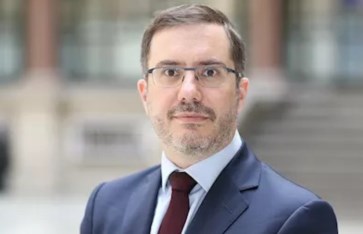 السفير البريطاني  السفير البريطاني