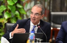 وزير الاتصلات