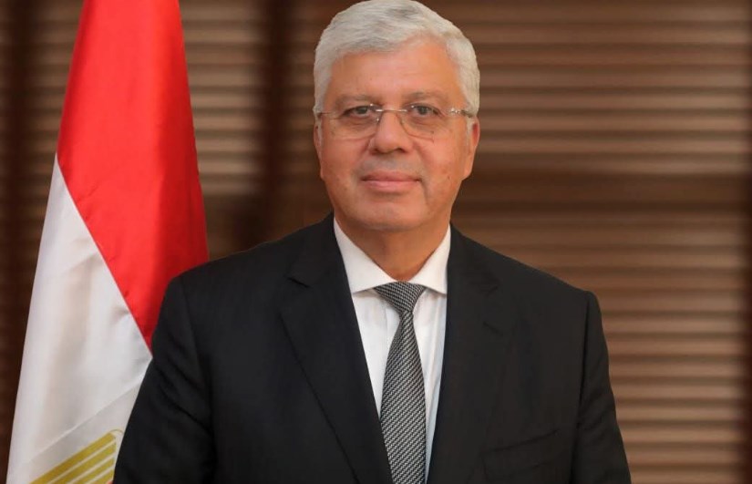 الدكتور أيمن عاشور