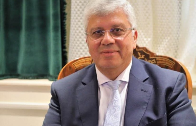 الدكتور أيمن عاشور