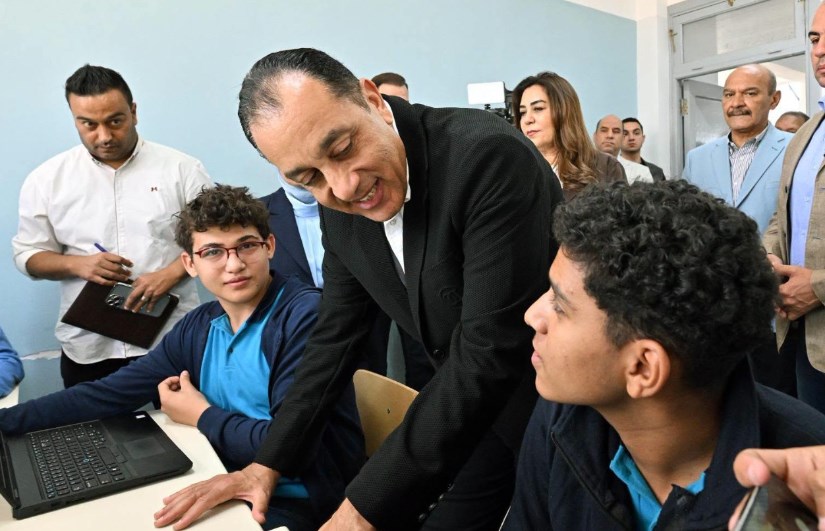 خلال الحوار 