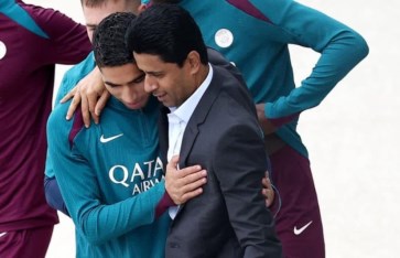 أشرف حكيمي ورئيس نادي باريس سان جيرمان 