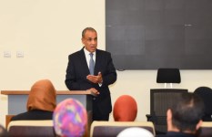 الدكتور بدر عبد العاطي