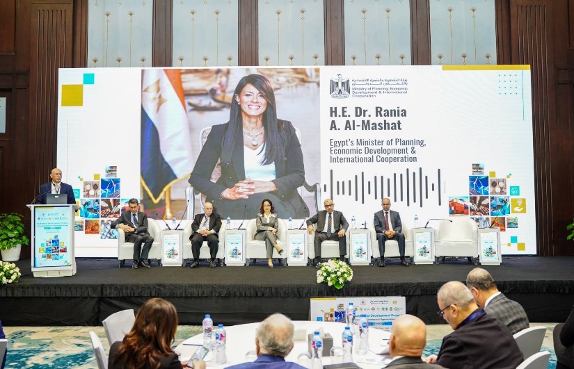 جانب من الندوه 