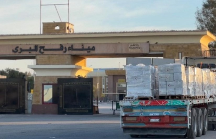 قافلة شاحنات المساعدات الإنسانية