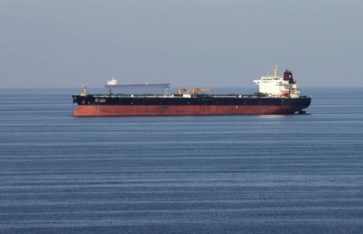 إيران تهدد بمنع صادرات النفط الأمريكية عبر مضيق هرمز