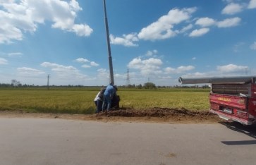 عمود كهرباء