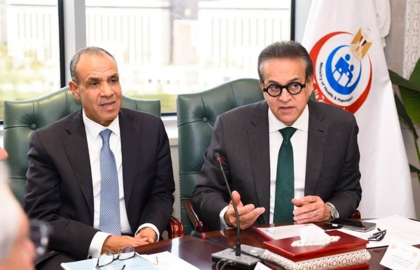 جانب من التوقيع 