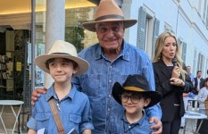 جانب من الجولة 