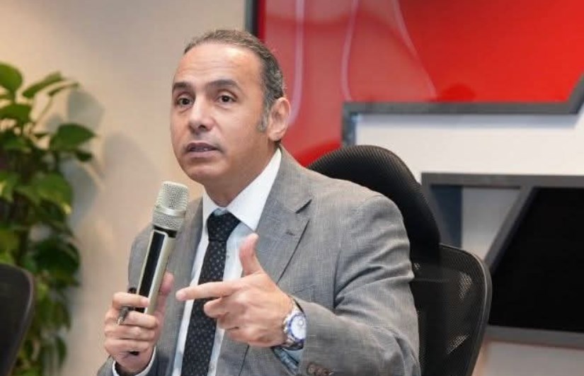 الدكتور إسلام عزام