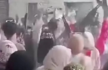 جانب من الفيديو 