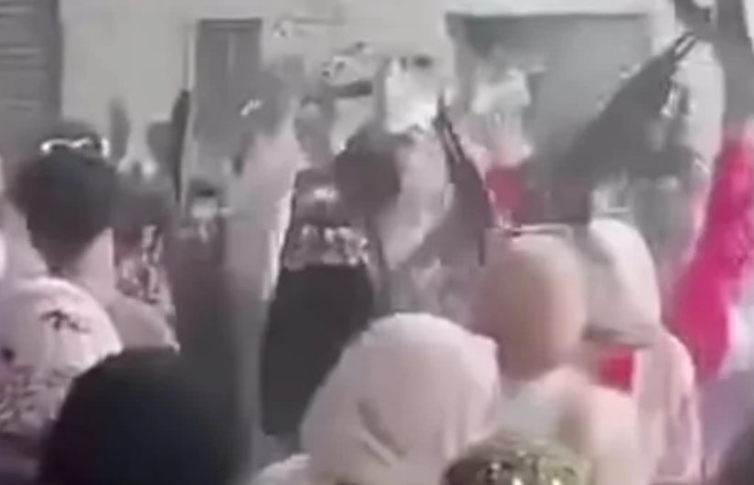 جانب من الفيديو 