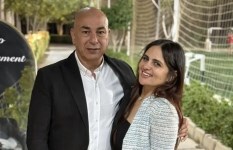 المدرب حسام حسن وزوجته 