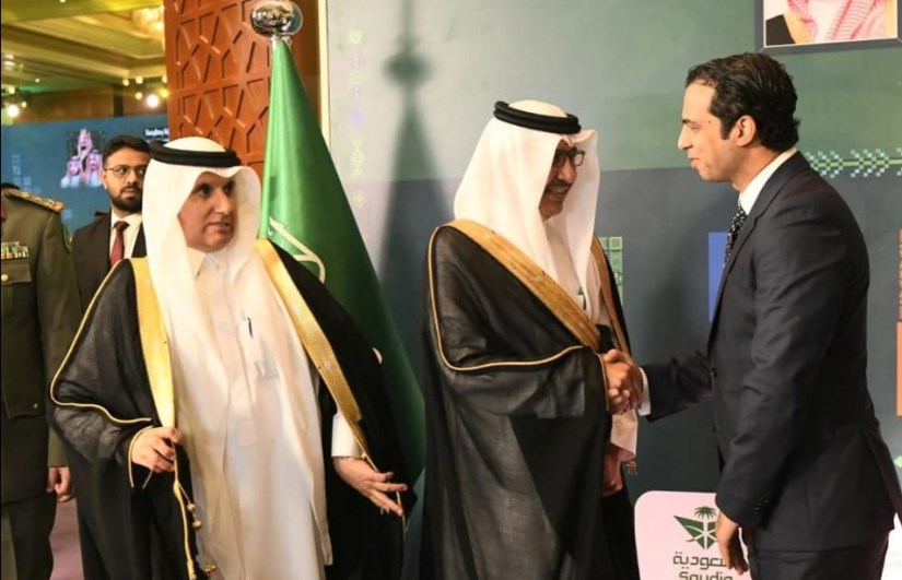 لحظة استقبال المهندس علي سالم 