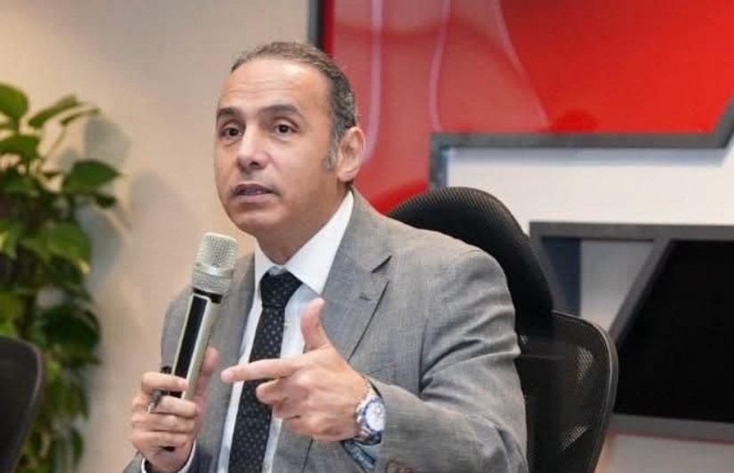 الدكتور إسلام عزام